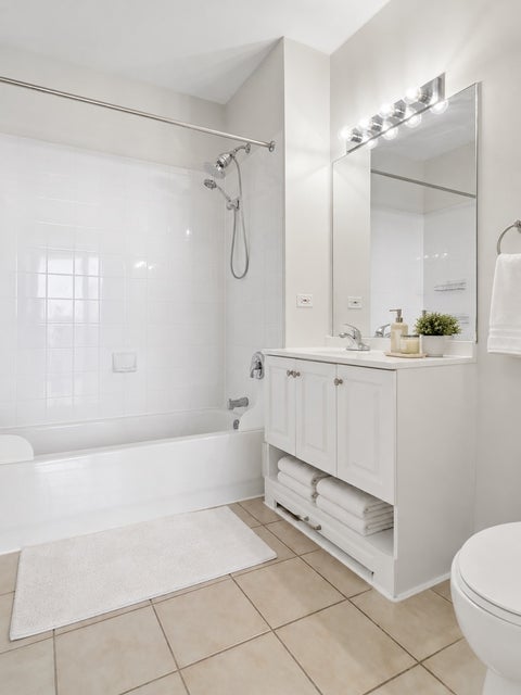 Tiny photo for 645 N KINGSBURY Street #2205, Chicago, IL 60610 (MLS # 12722782)