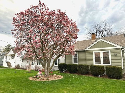 Tiny photo for 375 S Lake Street, Grayslake, IL 60030 (MLS # 12606053)