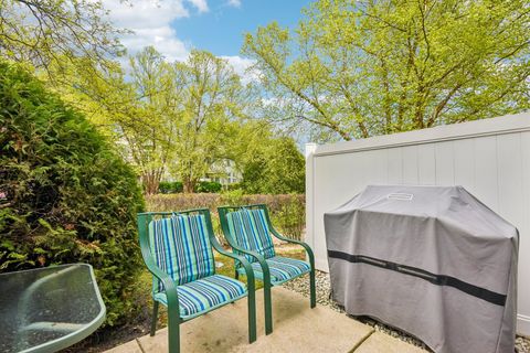 Tiny photo for 1058 Providence Lane, Buffalo Grove, IL 60089 (MLS # 12640943)