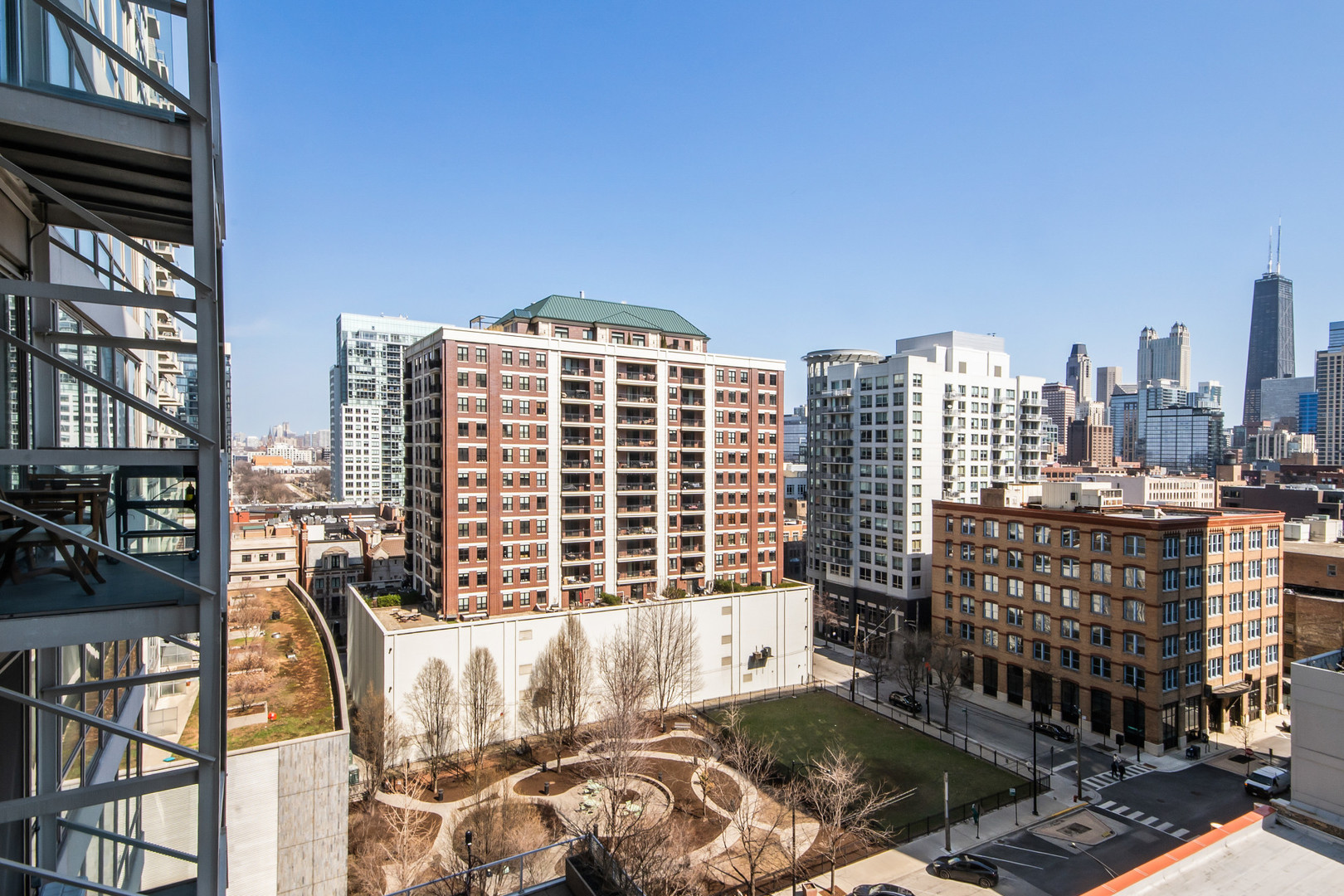 653 N Kingsbury Street 1007