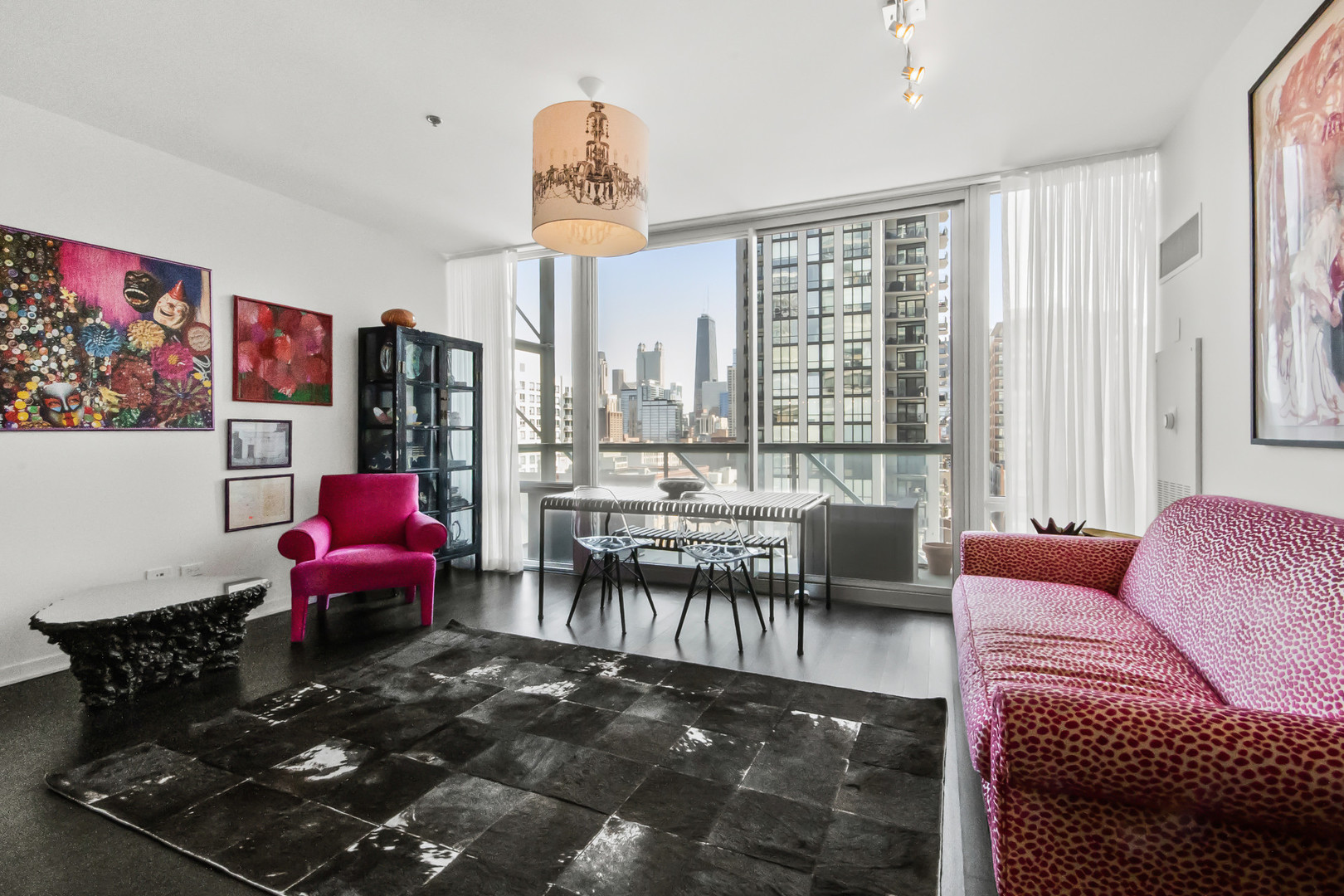 653 N Kingsbury Street 1007