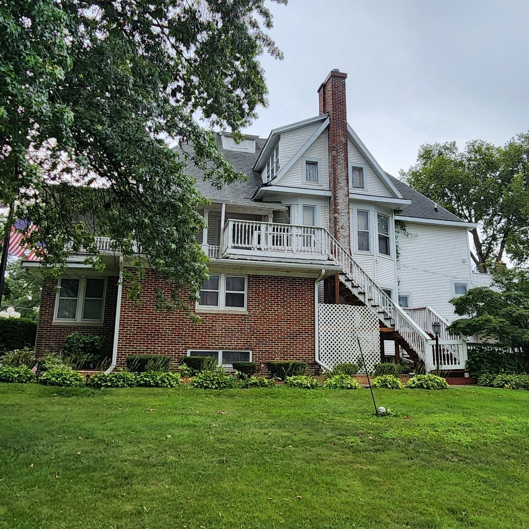 330 E Locust Street