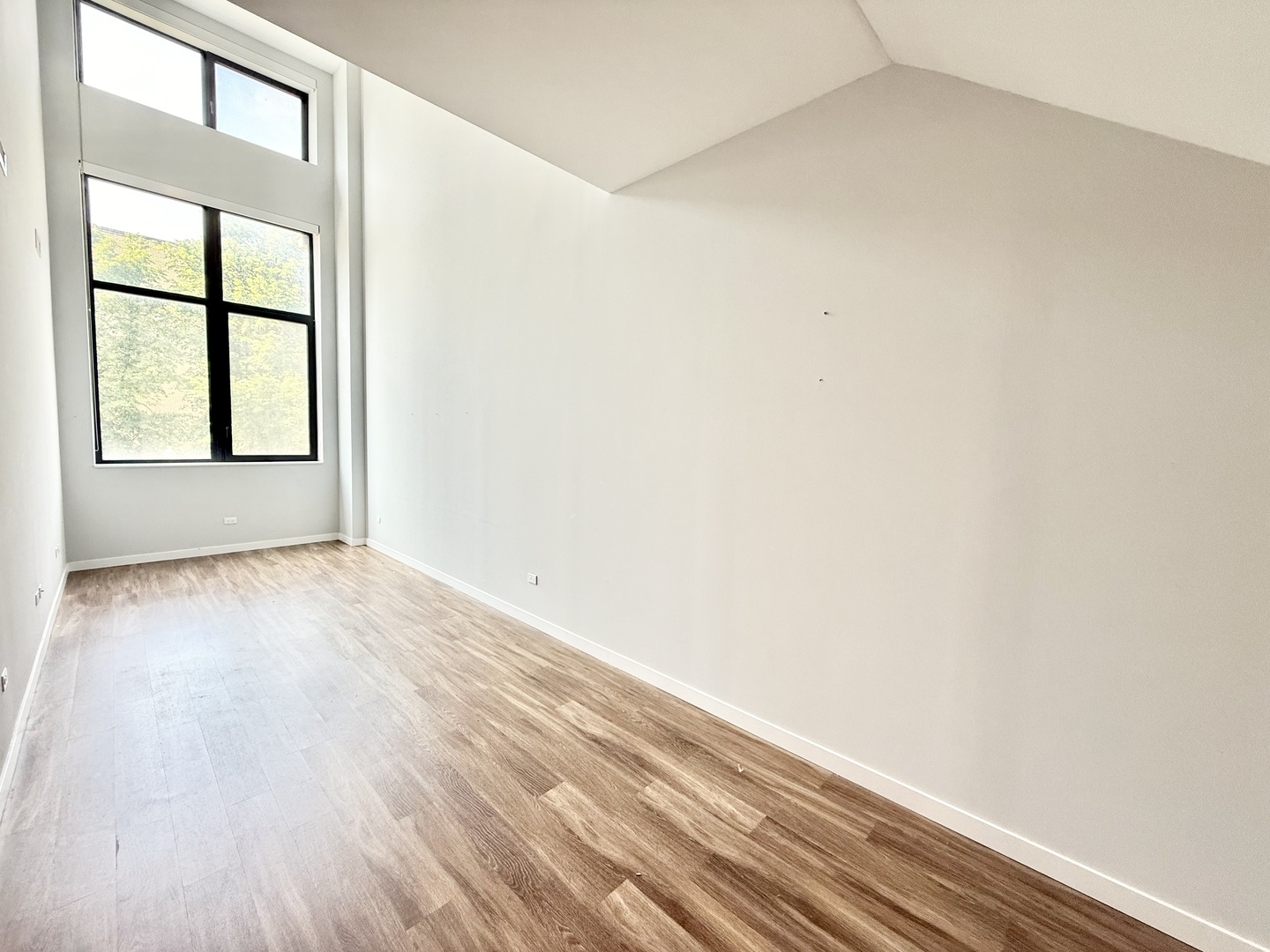 1900 W Lawrence Avenue 231