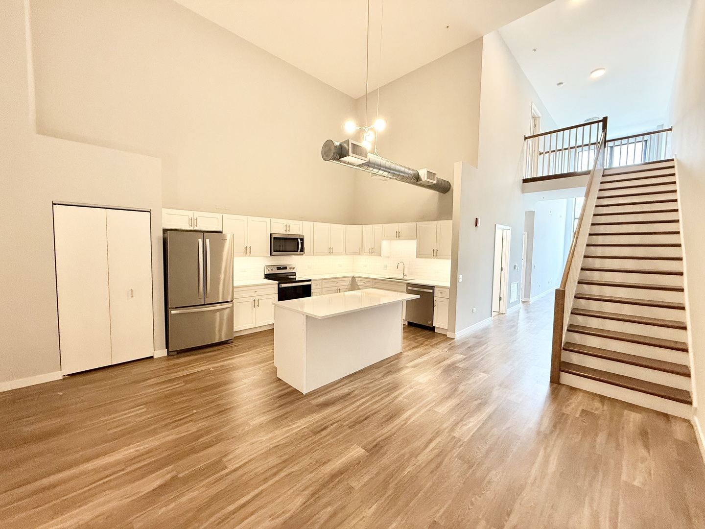 1900 W Lawrence Avenue 231