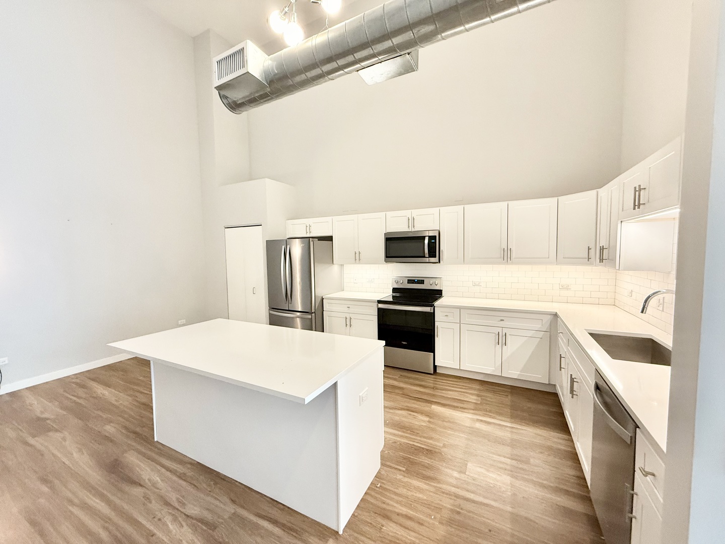 1900 W Lawrence Avenue 231