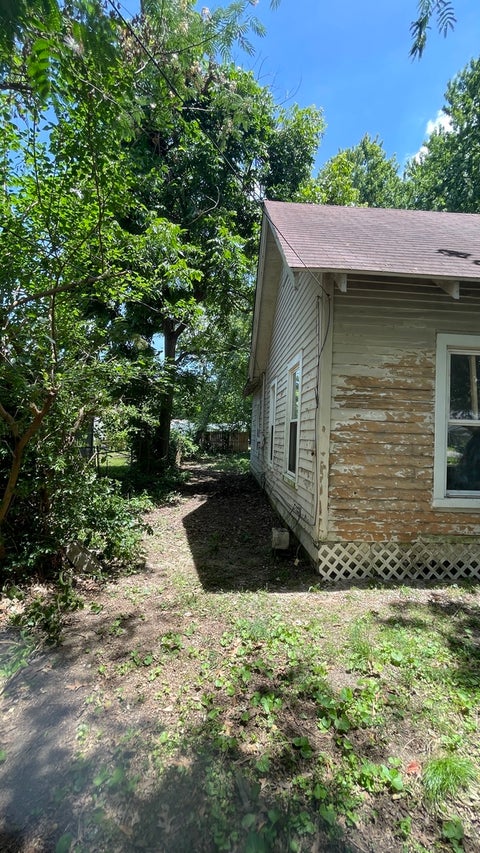 Tiny photo for 1608 North Avenue, Metropolis, IL 62960 (MLS # 12689712)