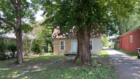 Tiny photo for 1608 North Avenue, Metropolis, IL 62960 (MLS # 12689712)