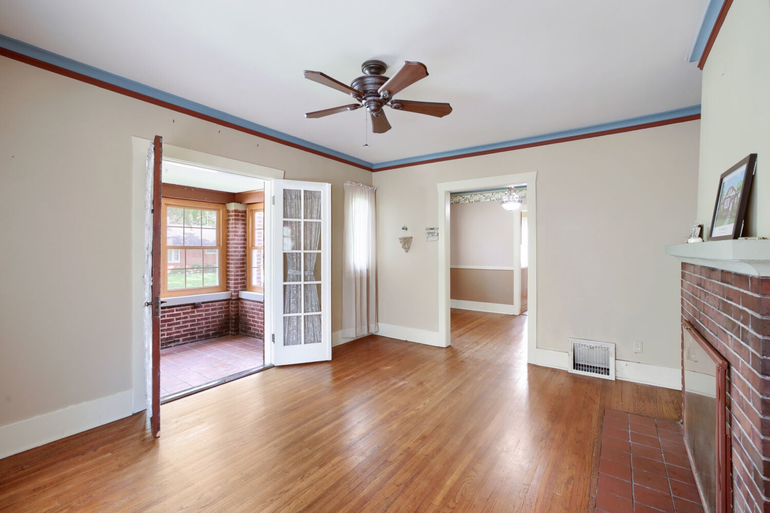 345 Vincent Place