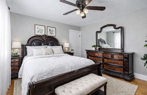 Tiny photo for 9220 S Avers Avenue, Evergreen Park, IL 60805 (MLS # 12605545)