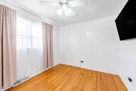 Tiny photo for 9220 S Avers Avenue, Evergreen Park, IL 60805 (MLS # 12605545)