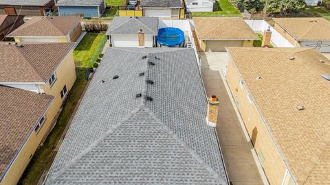 Tiny photo for 9220 S Avers Avenue, Evergreen Park, IL 60805 (MLS # 12605545)