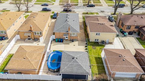 Tiny photo for 9220 S Avers Avenue, Evergreen Park, IL 60805 (MLS # 12605545)