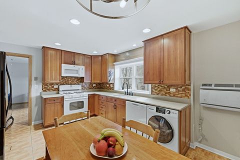 Tiny photo for 4101 N Keeler Avenue #2B, Chicago, IL 60641 (MLS # 12563091)