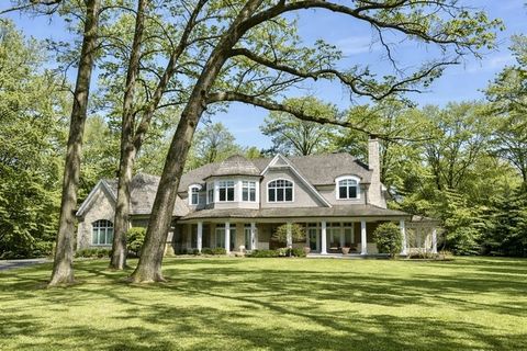 Photo of 1300 ABINGTON CAMBS Drive, Lake Forest, IL 60045 (MLS # 12686880)