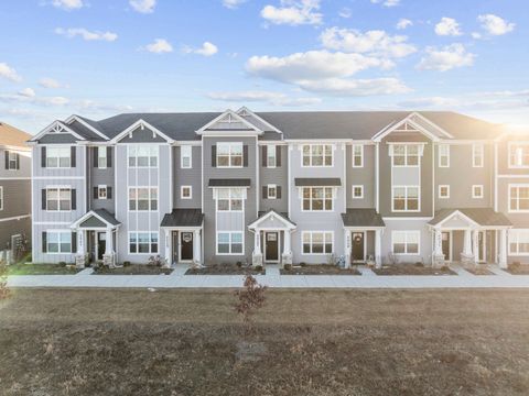 Tiny photo for 2031 Sequoia Avenue, Mundelein, IL 60060 (MLS # 12596067)
