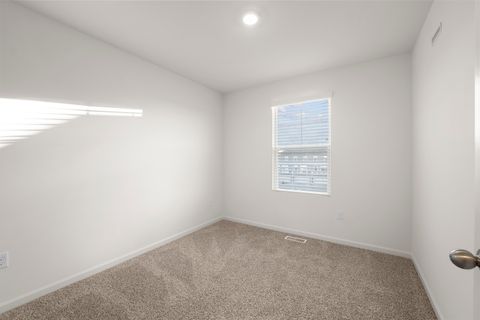 Tiny photo for 2031 Sequoia Avenue, Mundelein, IL 60060 (MLS # 12596067)