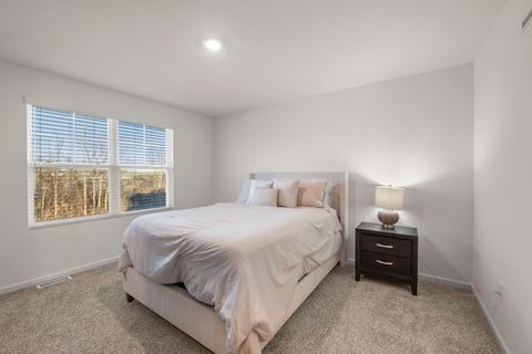Tiny photo for 2031 Sequoia Avenue, Mundelein, IL 60060 (MLS # 12596067)