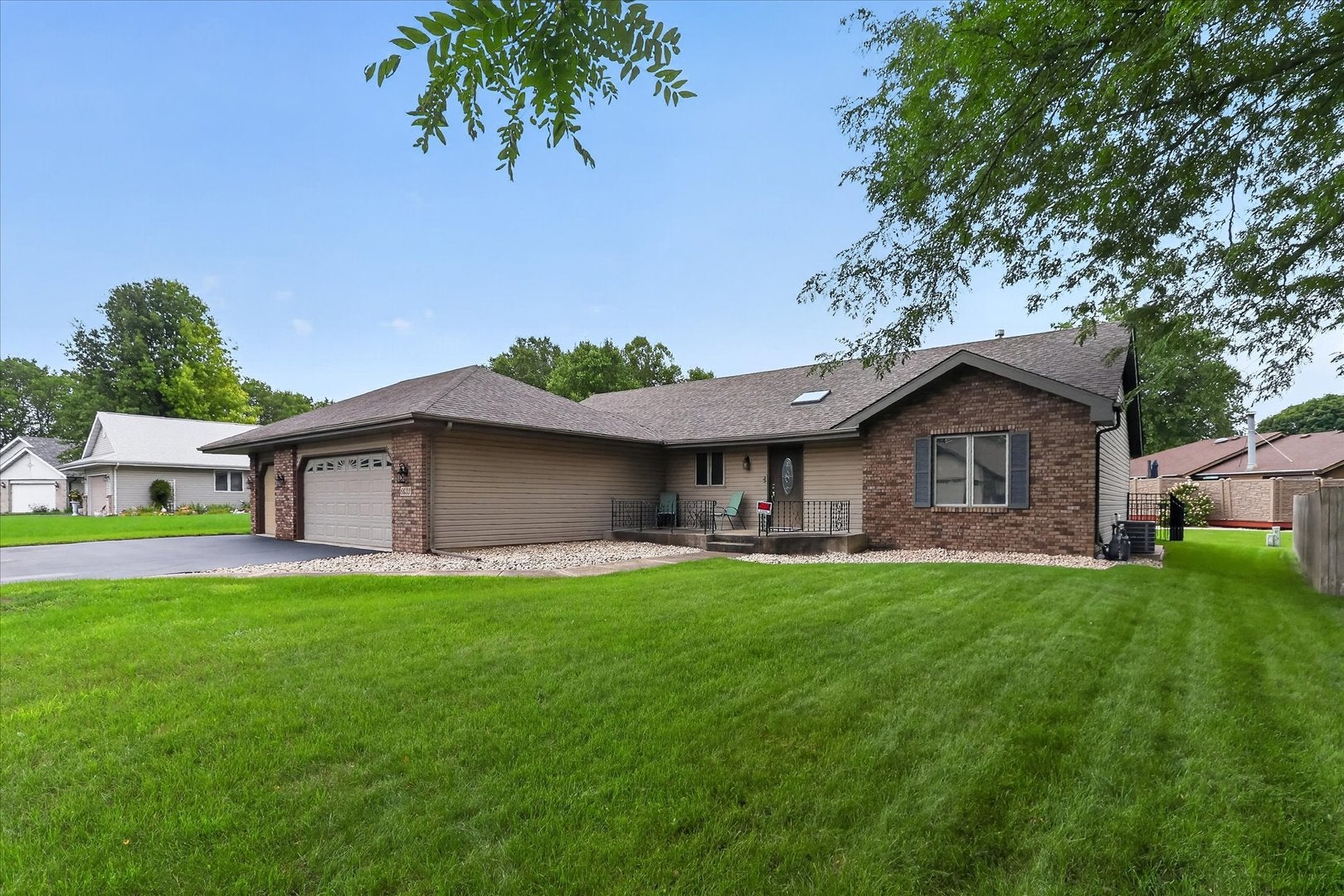 6633 Shadybrook Trail
