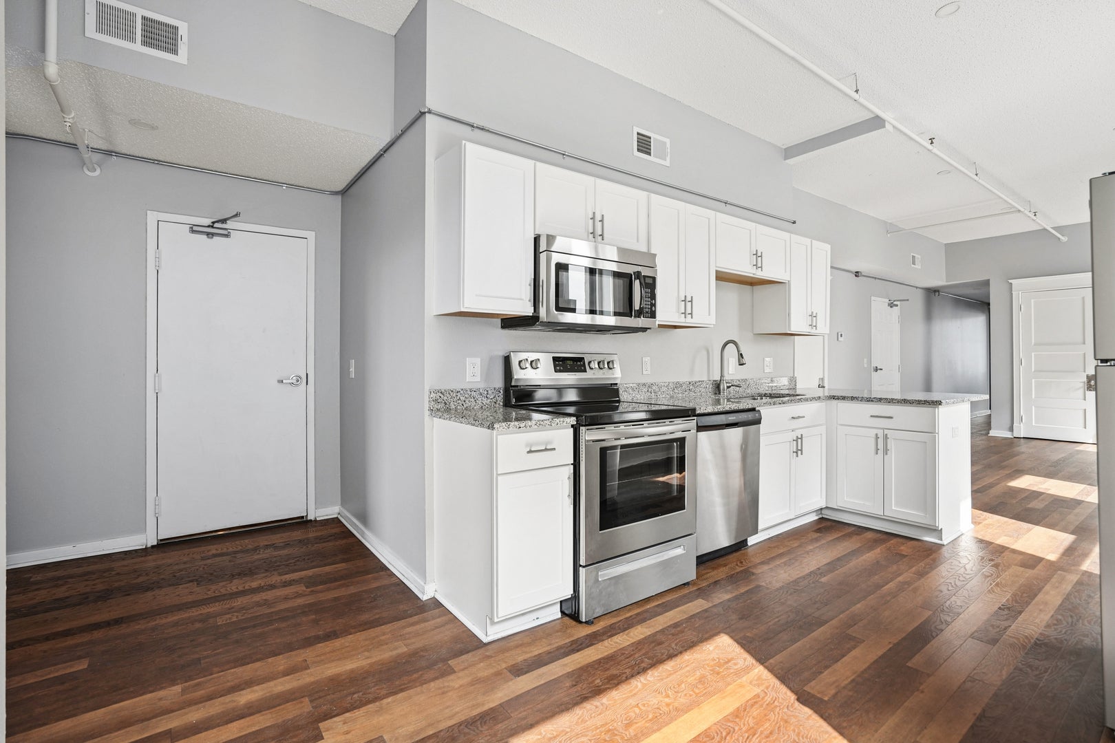 307 W 6th Street 201