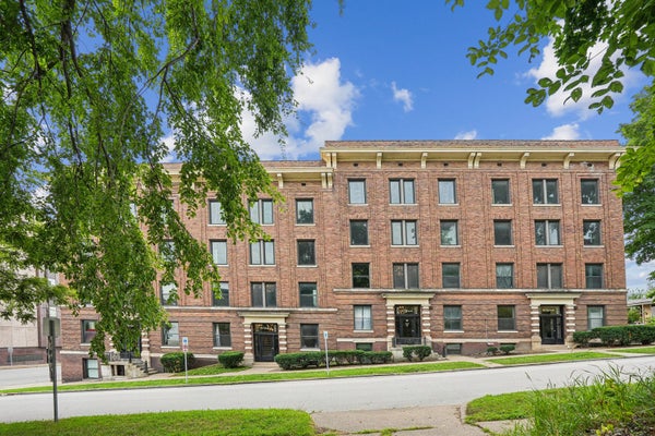 307 W 6TH ST APT 201, DAVENPORT, IA 52803 - Image 00f276bdd3c3c66c104f5d71fac24a03/3645736663