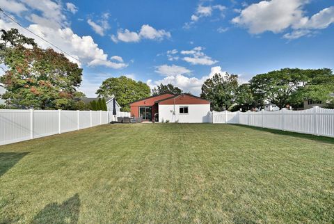 Tiny photo for 427 E Adams Street, Elmhurst, IL 60126 (MLS # 12490551)
