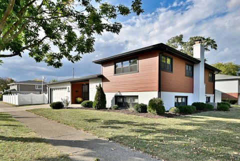 Tiny photo for 427 E Adams Street, Elmhurst, IL 60126 (MLS # 12490551)