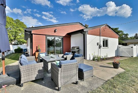 Tiny photo for 427 E Adams Street, Elmhurst, IL 60126 (MLS # 12490551)