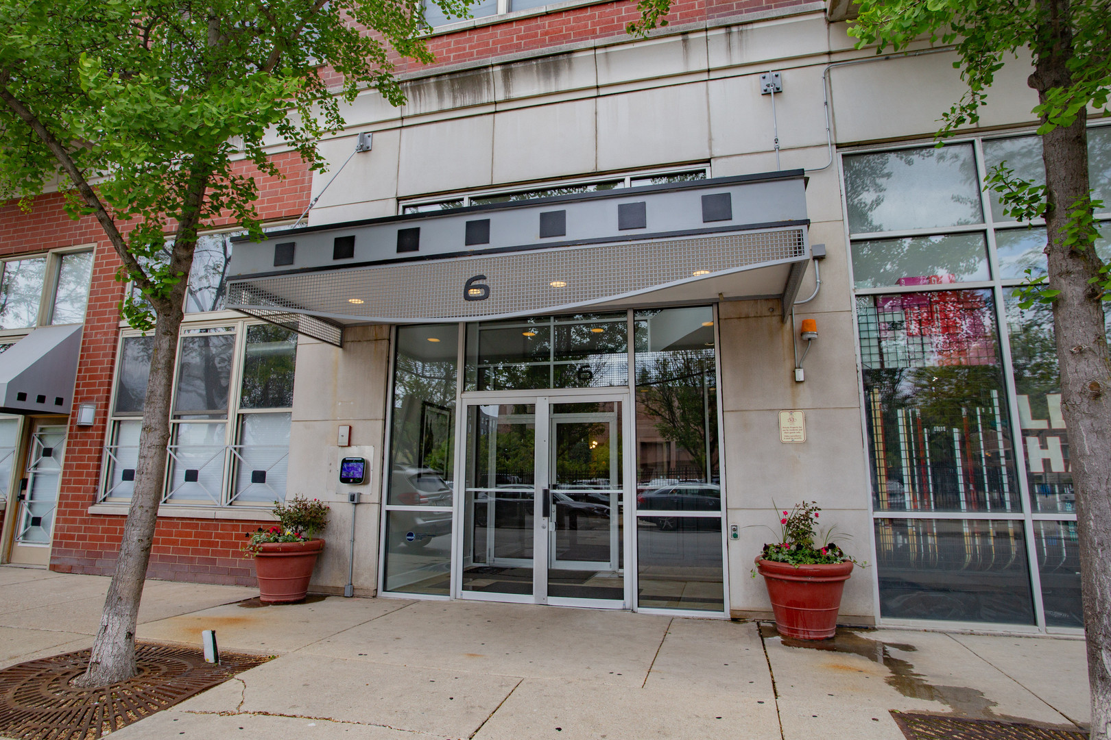6 S LAFLIN Street 617