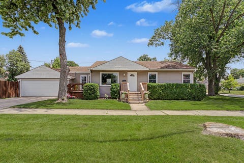 Photo of 1191 White Street, Des Plaines, IL 60016 (MLS # 12659181)