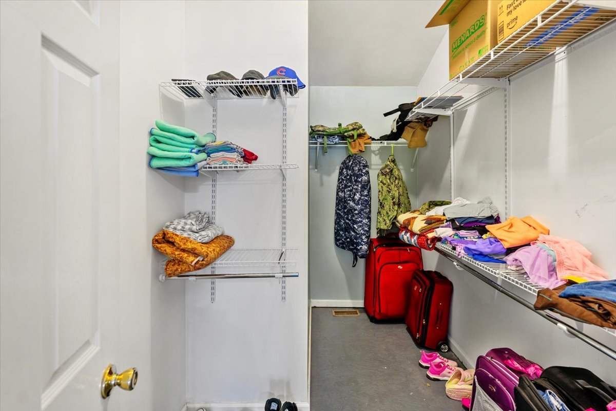 25612 W Woodlawn Avenue