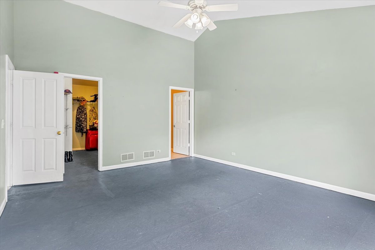 25612 W Woodlawn Avenue