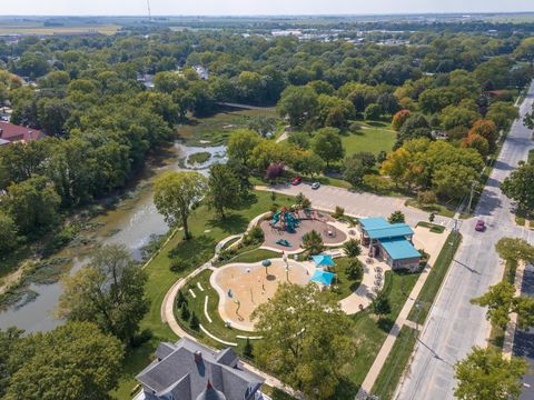 Tiny photo for 409 W Water Street, Pontiac, IL 61764 (MLS # 12462229)