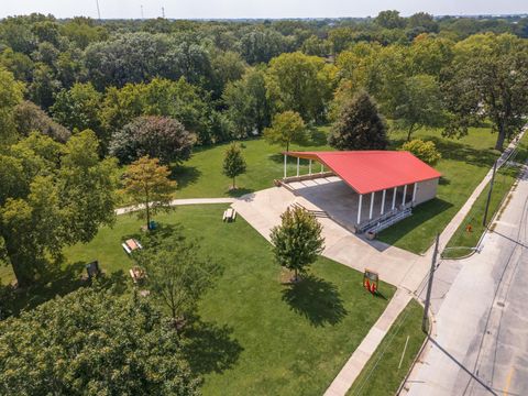 Tiny photo for 409 W Water Street, Pontiac, IL 61764 (MLS # 12462229)