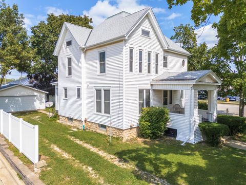 Tiny photo for 409 W Water Street, Pontiac, IL 61764 (MLS # 12462229)