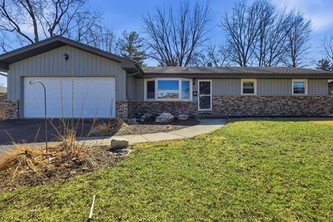 Tiny photo for 318 Dee Road, North Aurora, IL 60542 (MLS # 12569154)