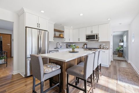 Tiny photo for 318 Dee Road, North Aurora, IL 60542 (MLS # 12569154)