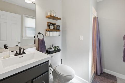 Tiny photo for 318 Dee Road, North Aurora, IL 60542 (MLS # 12569154)