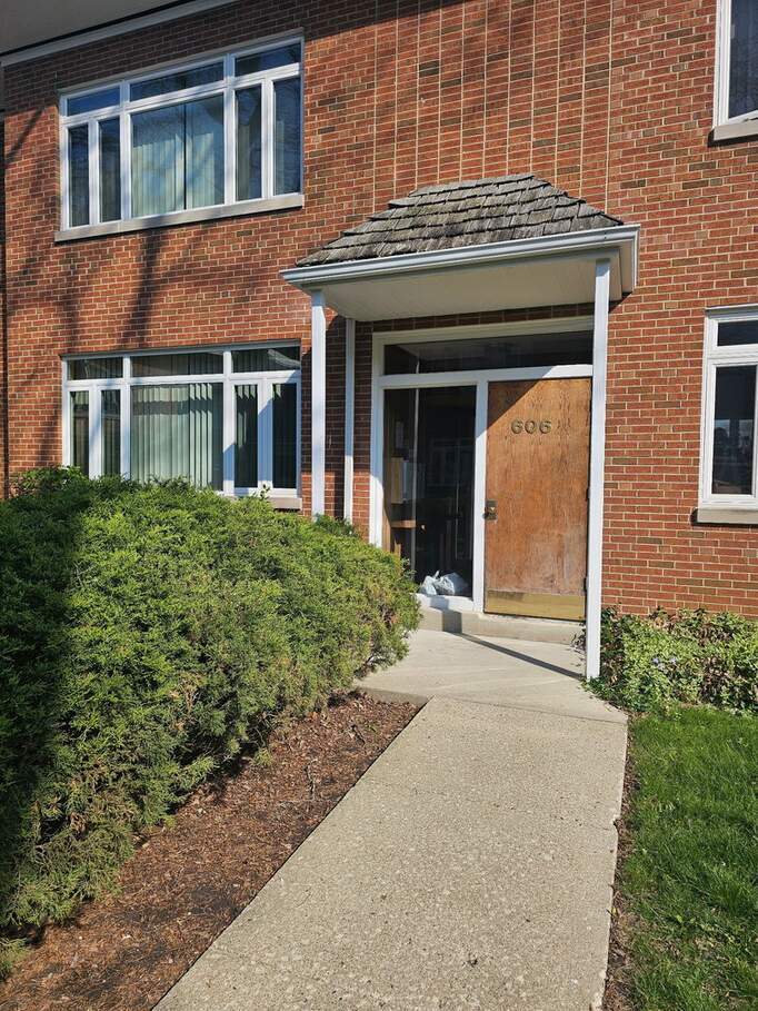Photo 1 of 13 — 606 Green Bay Road 2A, Glencoe, IL 60022