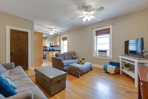 Tiny photo for 1949 W Argyle Street #3, Chicago, IL 60640 (MLS # 12676446)