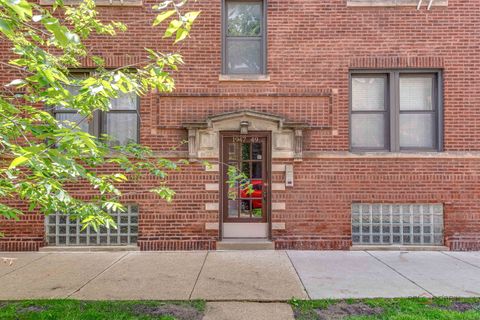 Tiny photo for 1949 W Argyle Street #3, Chicago, IL 60640 (MLS # 12676446)
