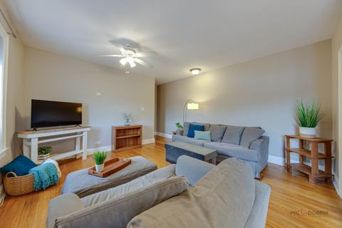 Tiny photo for 1949 W Argyle Street #3, Chicago, IL 60640 (MLS # 12676446)