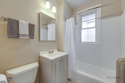 Tiny photo for 1949 W Argyle Street #3, Chicago, IL 60640 (MLS # 12676446)