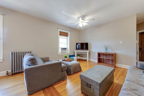 Tiny photo for 1949 W Argyle Street #3, Chicago, IL 60640 (MLS # 12676446)