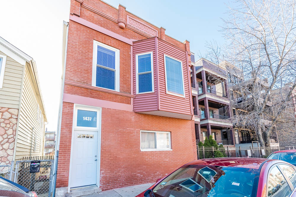 1437 W Augusta Boulevard