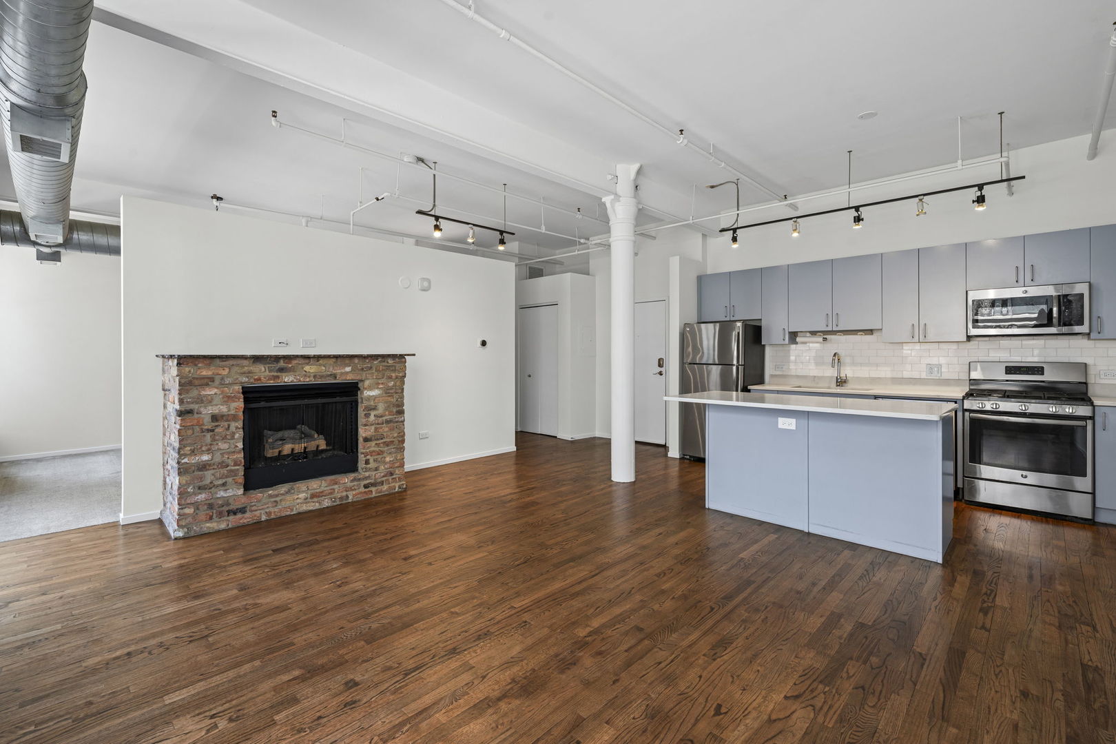 420 S CLINTON Street 209A