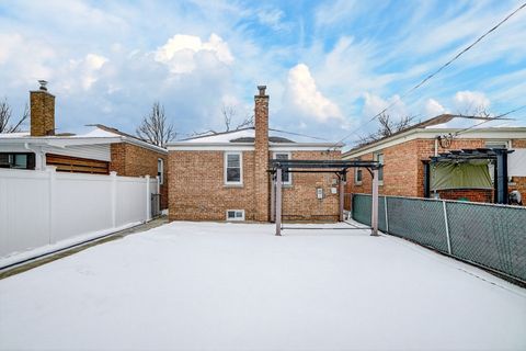 Tiny photo for 5723 S Melvina Avenue, Chicago, IL 60638 (MLS # 12566997)