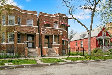 Photo of 414 & 410 S Kilbourn Avenue, Chicago, IL 60624 (MLS # 12616576)