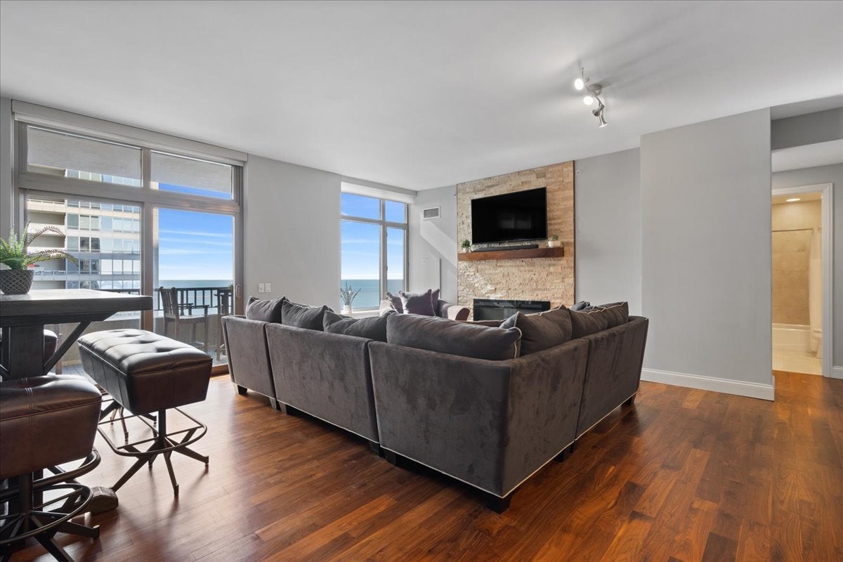 530 N Lake Shore Drive 1604