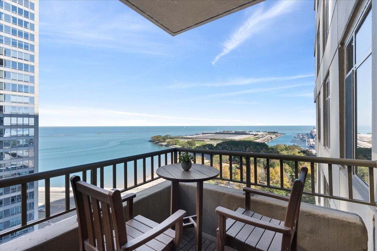 530 N Lake Shore Drive 1604