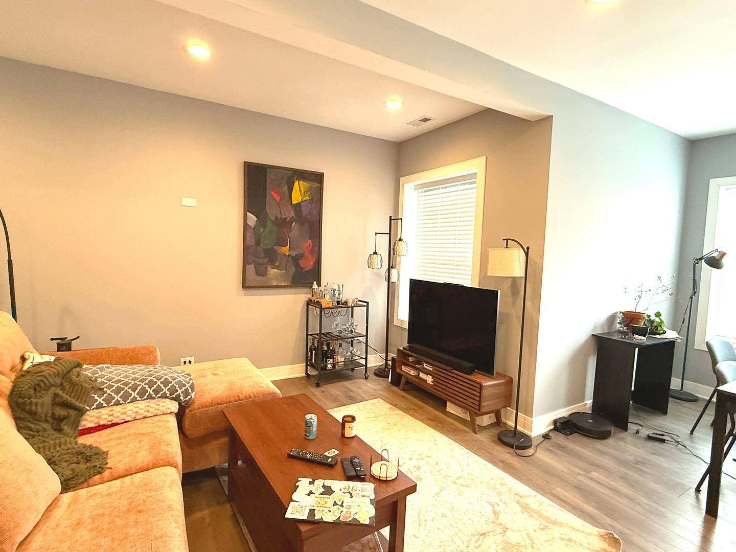 4925 N Albany Avenue